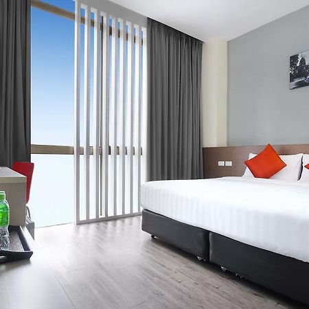 D Varee Xpress Makkasan Hotel Banguecoque Exterior foto