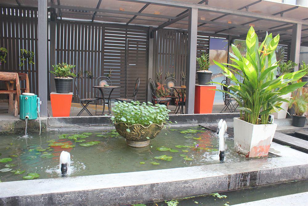 D Varee Xpress Makkasan Hotel Banguecoque Exterior foto